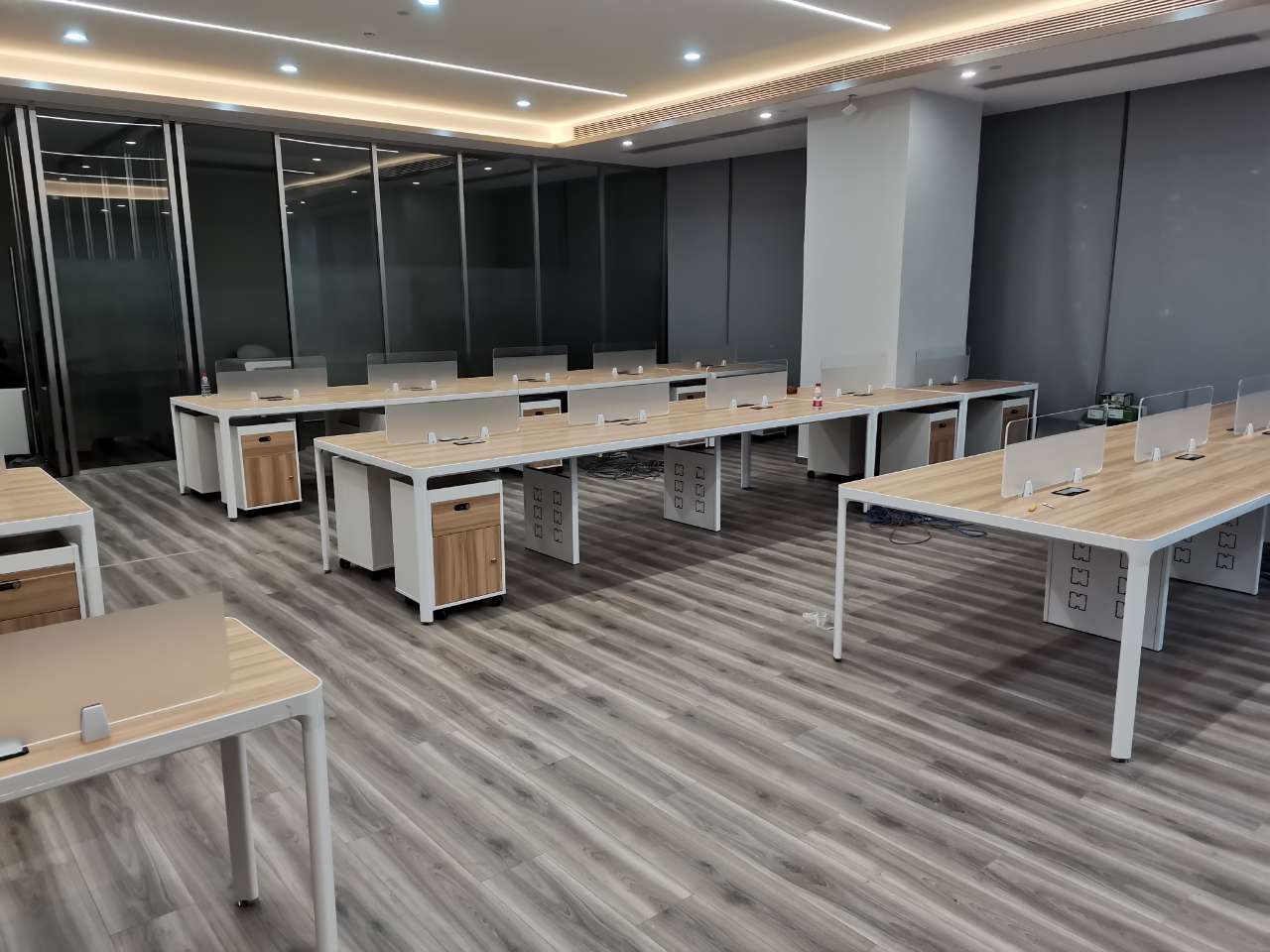 企業做板式辦公家具有哪些好處？